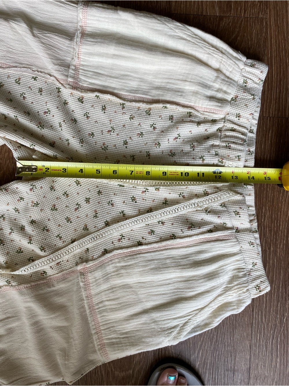NWOT POL Cream Cropped Harem Pants with Drawstring - Picture 4 of 5